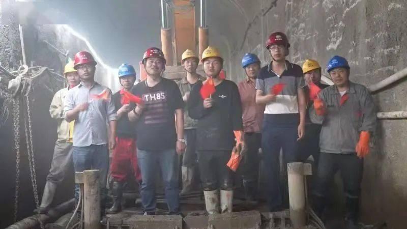 电脑固态盘活动时间100%死机游戏画面